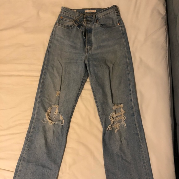 Levi’s Ribcage Straight Jeans - Picture 3 of 6